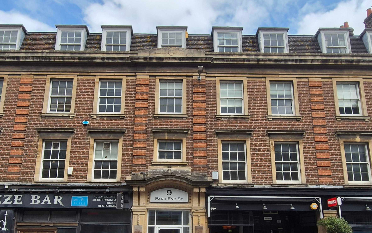 exterior of 9 park end street